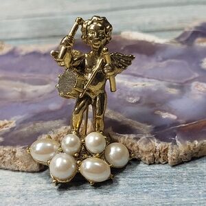 Vintage Gold Cherub Brooch with Pearls